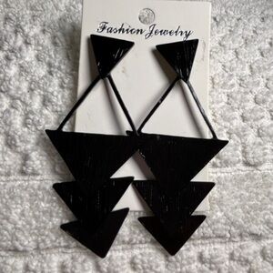 Retro style black triangle earrings